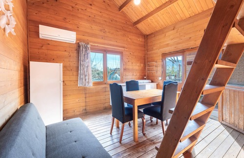 Barx House | Holiday Home 'Barraca Adaptado B' with Mountain View, Wi-Fi and Air Conditioning