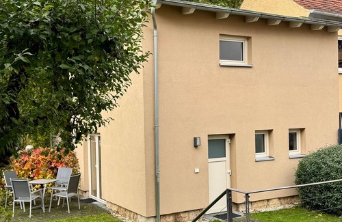 Ehringsdorf House | Holiday Home 'Belvedere-Remise' with Private Terrace, Shared Garden and Wi-Fi