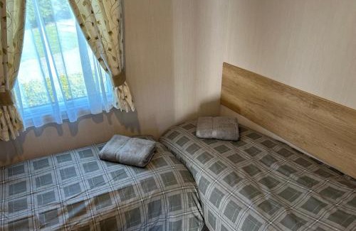 Knaresborough Apartment | Holiday home by the river Nidd N23