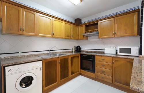 Los Arenales del Sol House | Holiday Home 'Casa en la Playa con Piscinas V' with Shared Pool and Air Conditioning