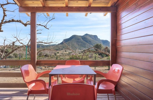 Barx House | Holiday Home 'Cabaña Madera A' with Mountain View, Wi-Fi and Air Conditioning