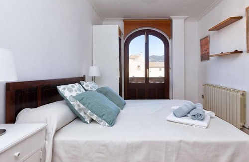 Moscari House | Holiday Home 'Can Riera' with Mountain View, Wi-Fi and Air Conditioning