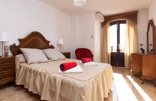Moscari House | Holiday Home 'Can Riera' with Mountain View, Wi-Fi and Air Conditioning