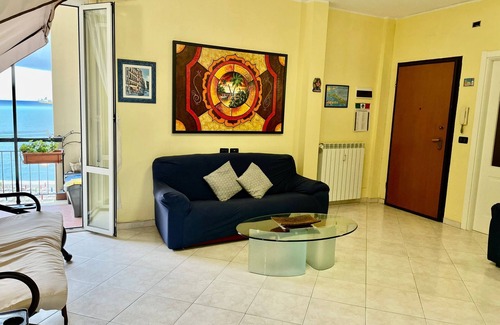 Vado Ligure House | Holiday Home Casa Conchiglia with Sea View & Balcony