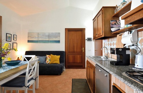 Tertenia House | Holiday Home "Casa del Sole" with Sea View, Pool, Garden & Wi-Fi