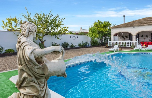La Lantejuela House | Holiday Home 'Casa Rural Villa Cerro De Mena' with Pool, Garden, Terrace & Wi-Fi