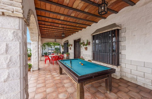 La Lantejuela House | Holiday Home 'Casa Rural Villa Cerro De Mena' with Pool, Garden, Terrace & Wi-Fi