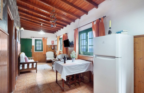 Hermigua House | Holiday Home 'Casa Rural Ondina A' with Sea View, Private Terrace and Wi-Fi