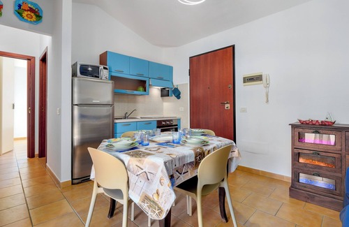 Olbia Apartment | Holiday Home 'Casa Vacanza Olbia Mare' with Sea View, Shared Garden and Air Conditioning