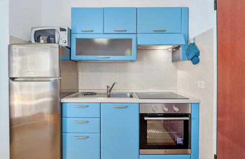 Olbia Apartment | Holiday Home 'Casa Vacanza Olbia Mare' with Sea View, Shared Garden and Air Conditioning