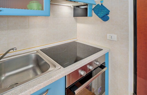 Olbia Apartment | Holiday Home 'Casa Vacanza Olbia Mare' with Sea View, Shared Garden and Air Conditioning