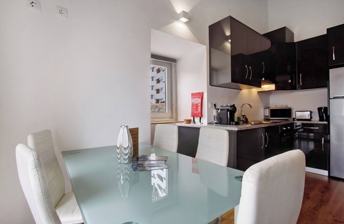 Nossa Senhora das Misericordias House | Holiday Home 'Castelos Azul' with Private Garden, Wi-Fi and Air Conditioning