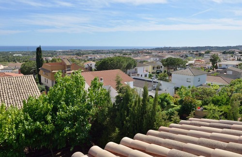Roda de Bara House | Holiday Home 'Chalet Independiente Costa Daurada' with Private Garden, Balcony and Air Conditioning