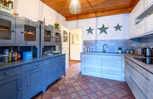 Chaparon House | Holiday Home 'Chalet Du Cret' with Private Pool, Balcony and Wi-Fi