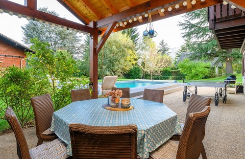 Chaparon House | Holiday Home 'Chalet Du Cret' with Private Pool, Balcony and Wi-Fi