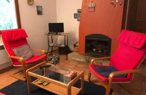 Blaunac House | Holiday Home 'Champ De Gai' with Mountain View, Private Terrace and Private Garden