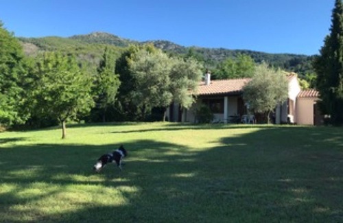 Blaunac House | Holiday Home 'Champ De Gai' with Mountain View, Private Terrace and Private Garden