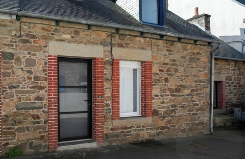 Loguivy House | Holiday Home 'Charmante Maison De Pecheur' with Sea View