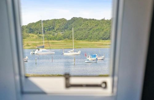 Assens House | Holiday Home Devis - 75m from the sea by Interhome