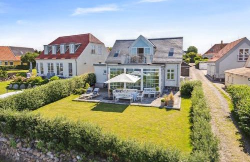 Assens House | Holiday Home Devis - 75m from the sea by Interhome