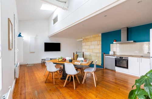 Libourne House | Holiday Home 'Echoppe 3 Ch Jardin 12mn St Emilion' with Private Terrace, Private Garden and Wi-Fi