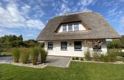 Dranske House | Holiday Home - Enjoy Rügen`s coast in the new maritime country house!