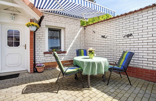 Bergen auf Ruegen House | Holiday Home 'Ferienhaus Pahnke' with Private Terrace and Wi-Fi