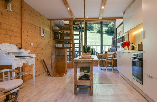 Aillon-le-Jerune House | Holiday Home 'Fayard' with Mountain View, Private Terrace and Wi-Fi
