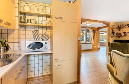 Bullenwinkel House | Holiday Home 'Familie Plaß' with Private Terrace, Private Garden and Wi-Fi
