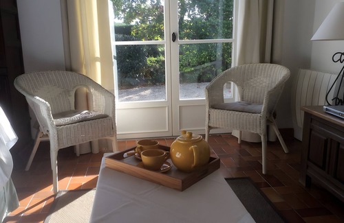 Beaussais-sur-Mer House | Holiday Home 'La Ville Es Anougiers' with Private Terrace, Private Garden and Wi-Fi