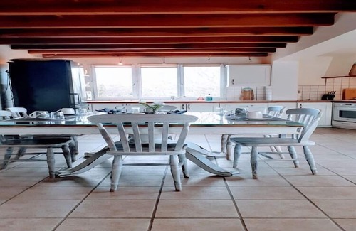 Caniac-du-Causse House | Holiday Home in Dordogne with Pool & Bubble Bath