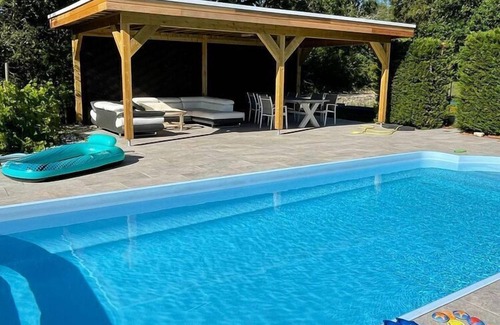 Caniac-du-Causse House | Holiday Home in Dordogne with Pool & Bubble Bath