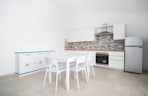 La Caletta House | Holiday Home 'Girasole' with Sea View, Private Terrace and Air Conditioning