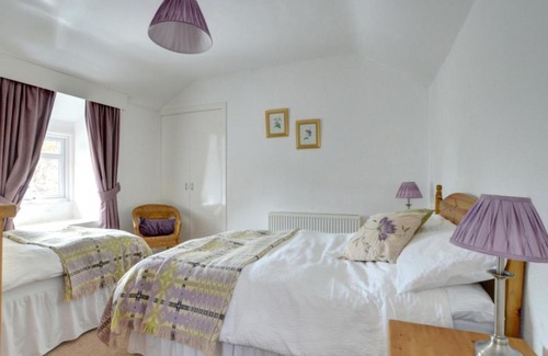 Porthmadog House | Holiday Home Glaslyn Cottage by Interhome