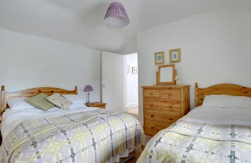 Porthmadog House | Holiday Home Glaslyn Cottage by Interhome