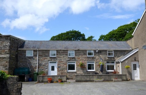 Porthmadog House | Holiday Home Glaslyn Cottage by Interhome
