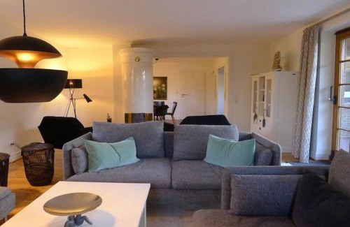 Midlum Apartment | Holiday home gray seal