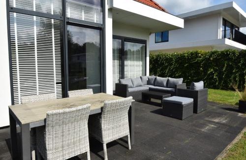 Zeewolde House | Holiday Home in Harderwijk near Serene Lake