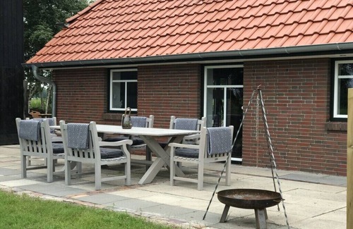 Jaderaltendeich House | Holiday home in Jade with swimming pool