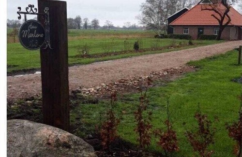 Jaderaltendeich House | Holiday home in Jade with swimming pool