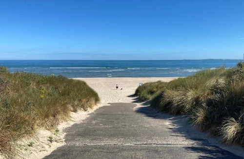 Oostkapelle House | Holiday Home in Oostkapelle Near the Beach