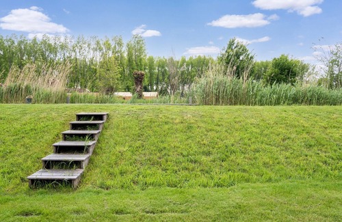 Leiderdorp House | Holiday Home in Oud Ade near Kaag Lakes
