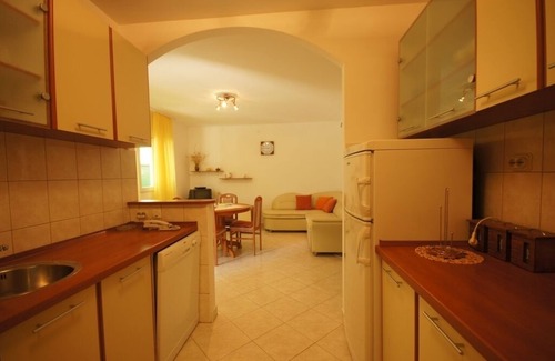 Cove Rogacic House | Holiday Home in Vis with Terrace, Air condition, Dishwasher (139-1)