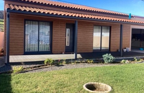 Altares House | Holiday Home 'Inspiration' with Sea View, Wi-Fi and Air Conditioning