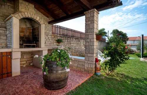 Burici House | Holiday Home Jadranka by Interhome