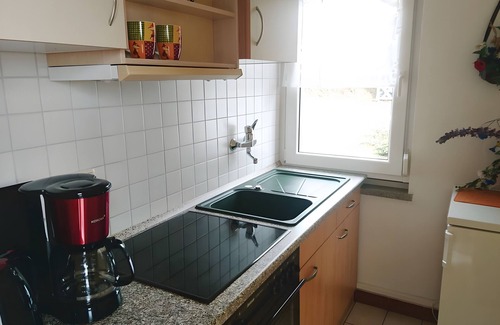 Wasungen House | Holiday Home 'Kaiser' with Mountain View, Private Terrace and Wi-Fi