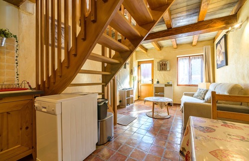 Wintzenheim House | Holiday Home 'L'Evasion Alsacienne' with Private Terrace and Wi-Fi