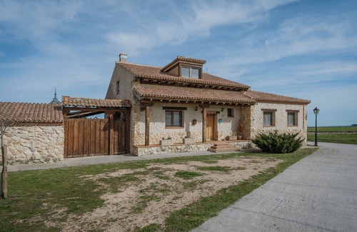 Marazuela House | Holiday Home 'La Alameda' with Sea View, Private Pool and Wi-Fi