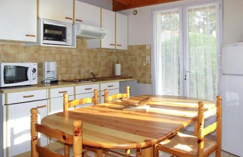 La Tranche-sur-Mer House | Holiday Home Les Etrilles by Interhome