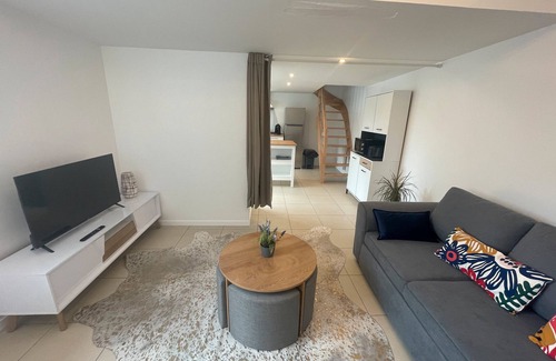 Matignon House | Holiday Home 'Les petites hirondelles' with Balcony and Wi-Fi